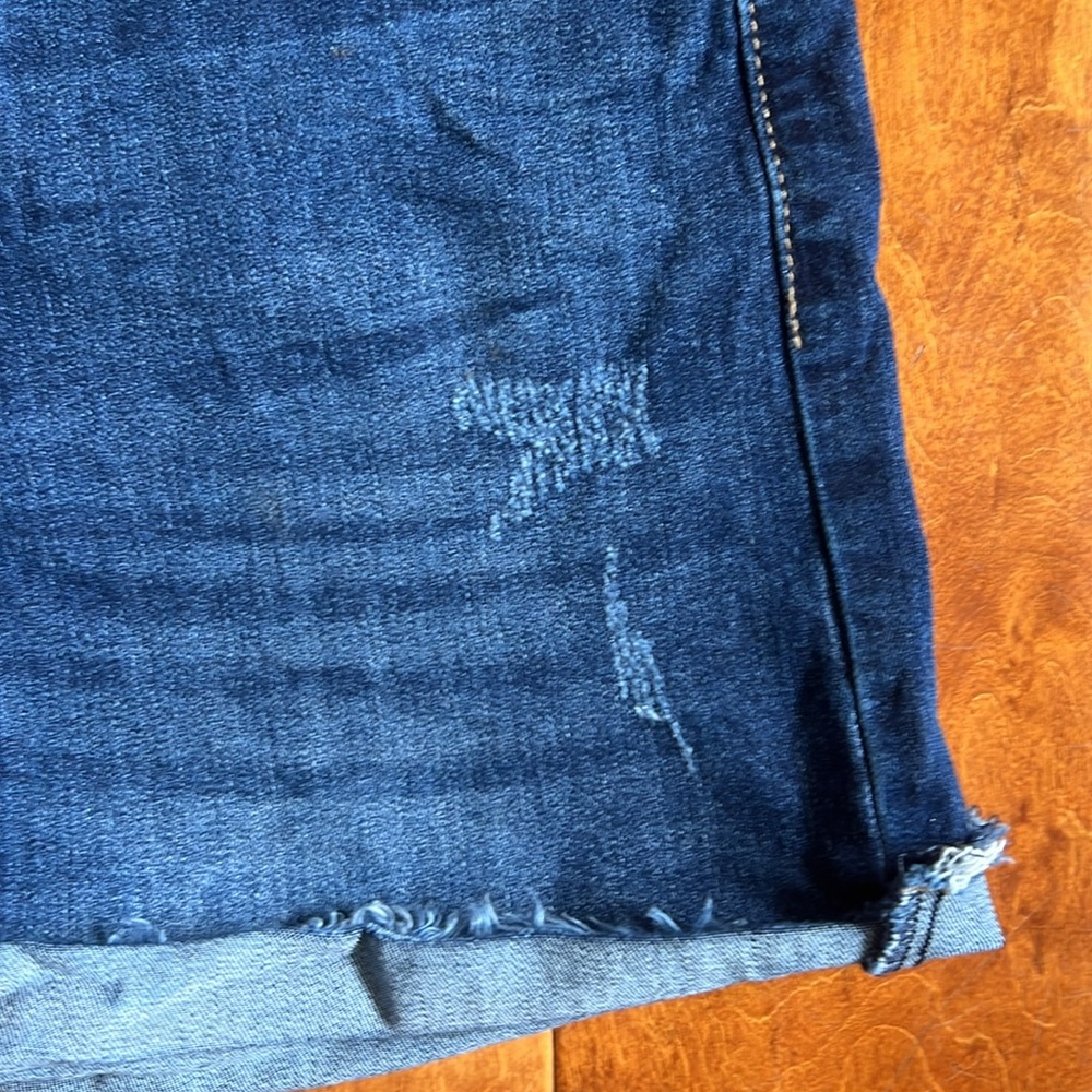 KanCan Dark Wash Frayed Cuff Denim Shorts 11 / 29 Distressed Mid Rise Casual - Picture 4 of 12